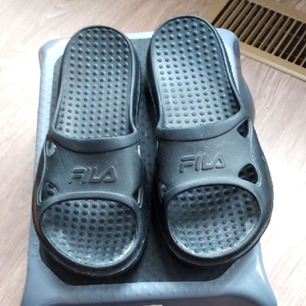 Fila Black Comfort Slides 9